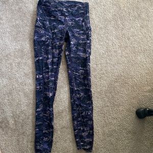 Lululemon tights purple camo size 4